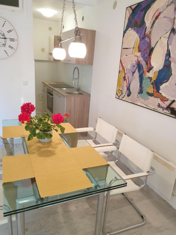 Apartman P-E Пула Екстериор снимка